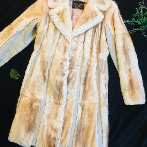AUTHENTIC MUSCRAT AND LEATHER FUR COAT 🧥 - Picture 2 of 6